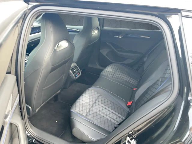 Volkswagen Passat DSG R-Line eHybrid