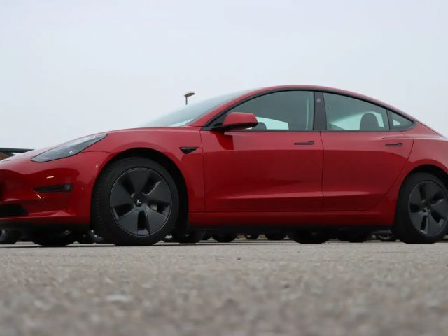 Tesla Model 3 AWD Long Range