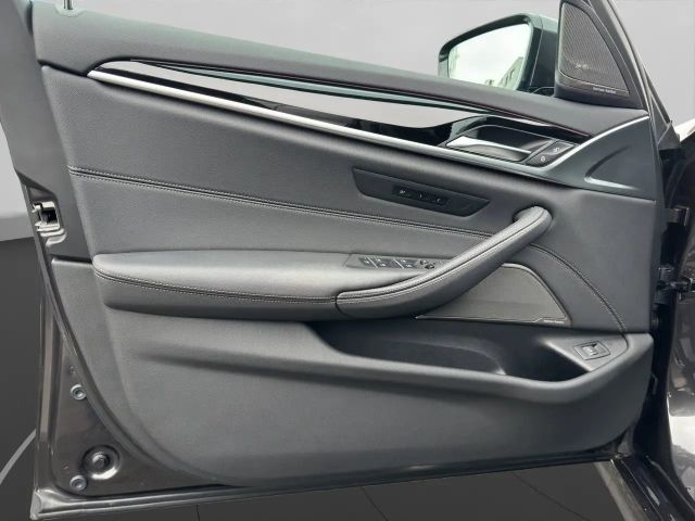 BMW 530 530d M-Sport Touring xDrive