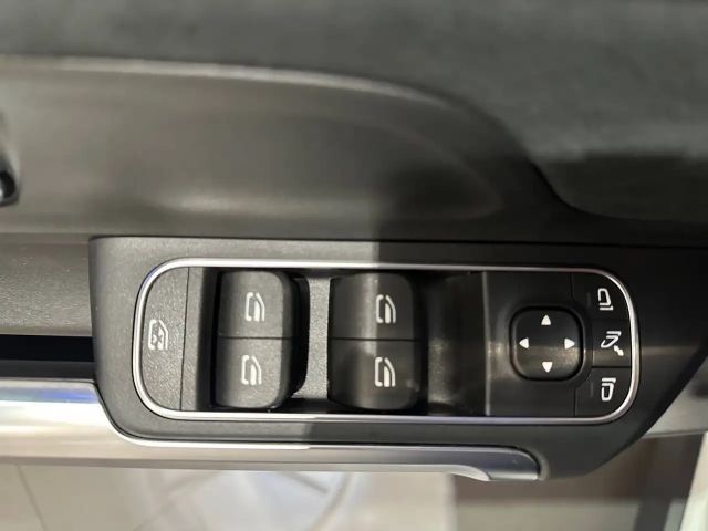 Mercedes-Benz EQB 300 4MATIC AMG Line