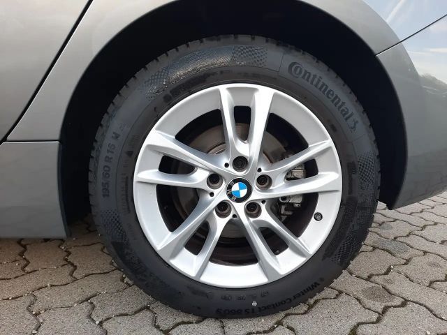 BMW 118 118i Sedan Sport Line