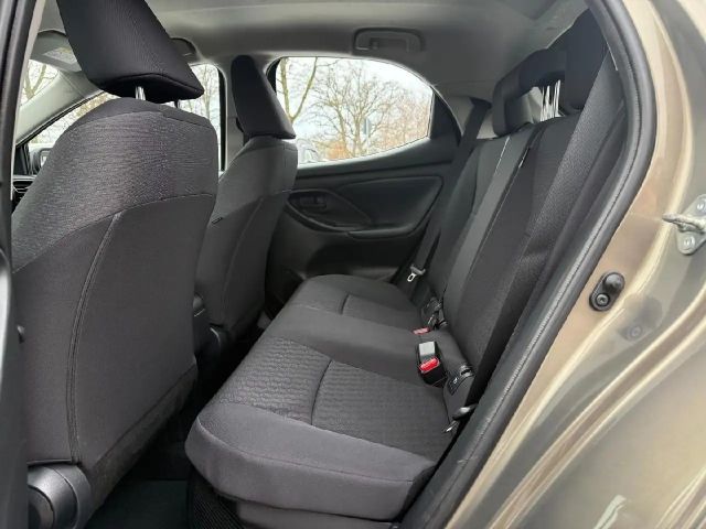 Toyota Yaris Hatchback Hybride Team D