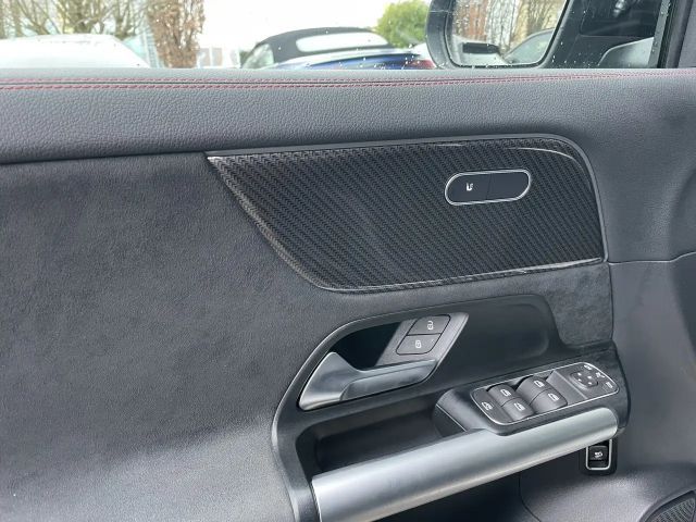 Mercedes-Benz GLA 220 4MATIC AMG Line