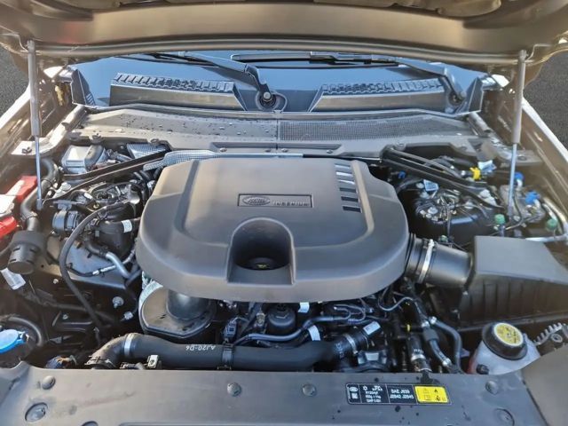 Land Rover Defender 110 D300 Dynamic HSE