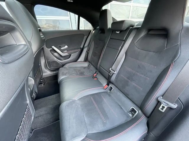 Mercedes-Benz CLA 180 AMG Line Coupé