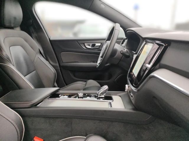 Volvo V60 Cross Country AWD Plus