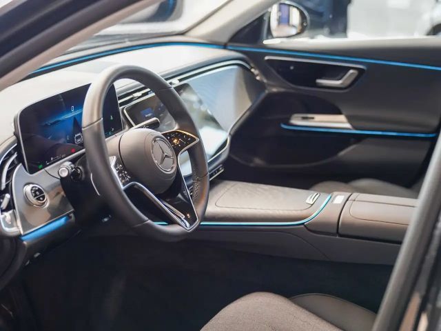 Mercedes-Benz E 220 AVANTGARDE E 220 d Estate