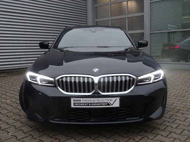 BMW 320 320d M-Sport Sedan