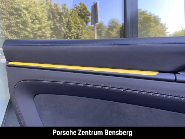 Porsche 992 Cabrio Carrera GTS