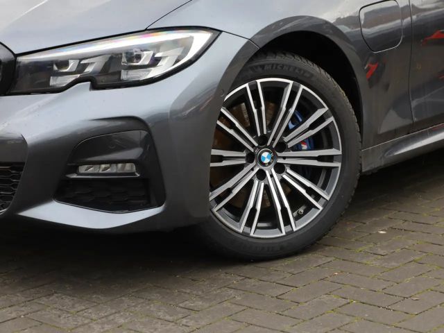 BMW 330 330e M-Sport Touring