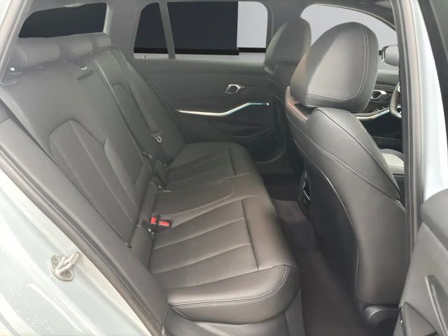BMW 330 330e Touring xDrive
