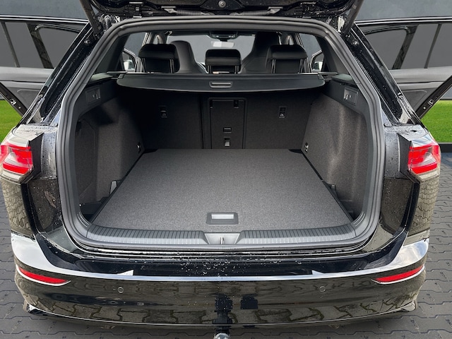 Volkswagen Golf 1.5 eTSI R-Line Variant