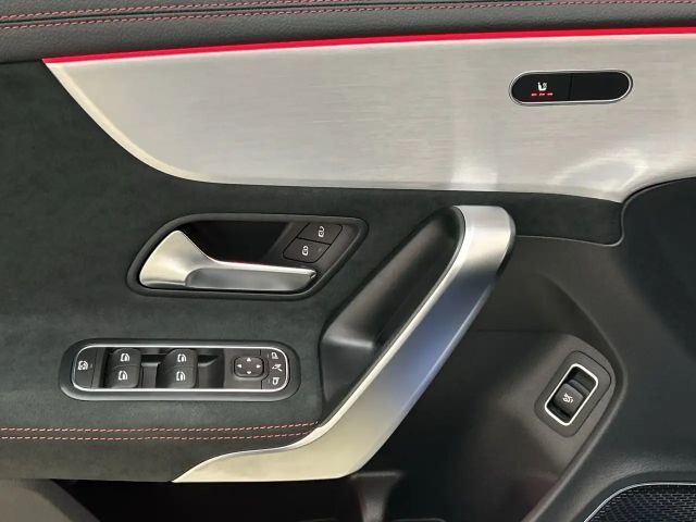 Mercedes-Benz CLA 200 AMG Line Coupé Premium