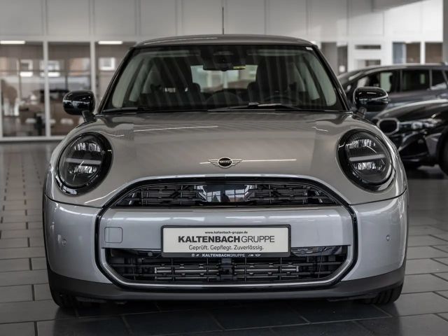 MINI Cooper Essential Trim LED NAVI KAMERA PDC