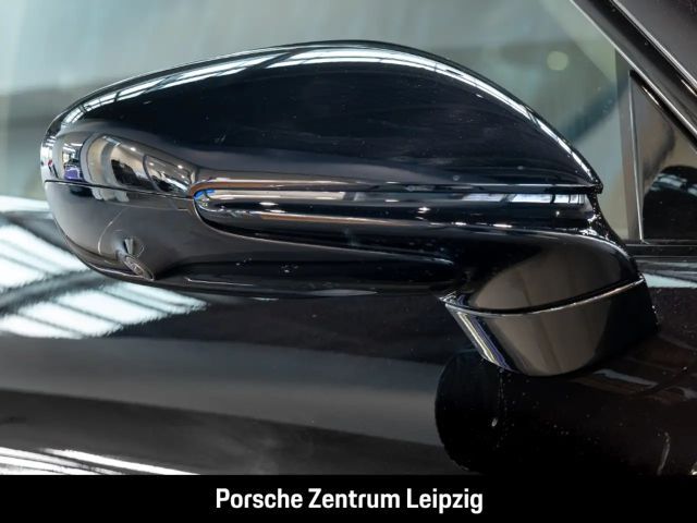 Porsche Taycan Black Edition Sport Turismo