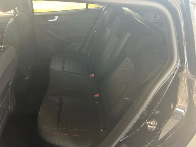 Ford Focus EcoBoost ST Line