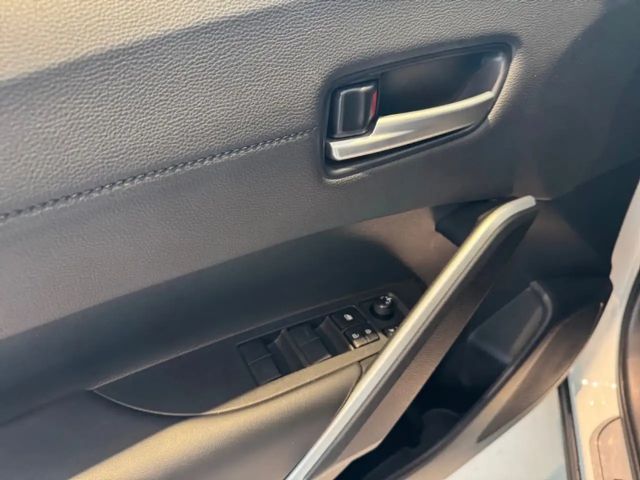 Toyota Corolla Cross Hybride Team D