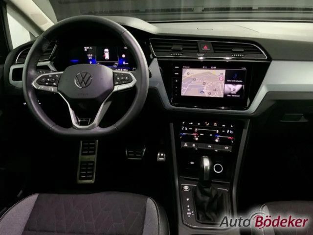 Volkswagen Touran 1.5 TSI DSG R-Line