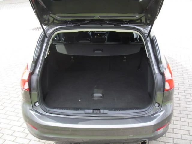 Ford Focus Cool & Connect