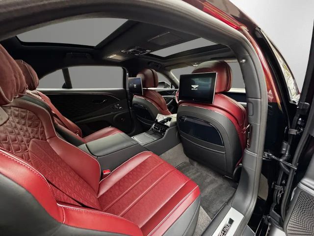 Bentley Flying Spur Hybrid V8