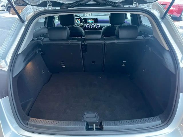 Mercedes-Benz A 180 Hatchback Progressive