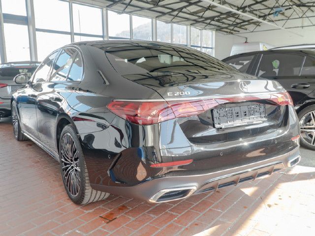 Mercedes-Benz E 200 4MATIC Sedan