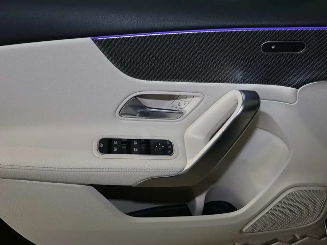 Mercedes-Benz A 180 PANO+KEYLESS+TOTWINKEL+LED+18"+LEDER BEIGE