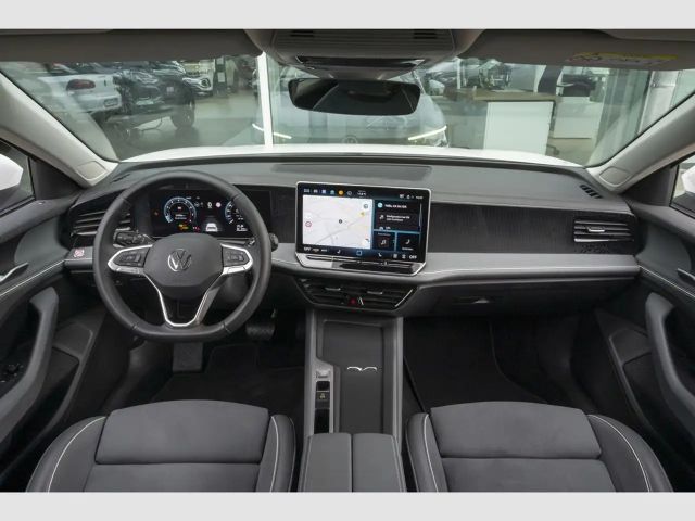 Volkswagen Passat 1.5 eTSI Business Variant