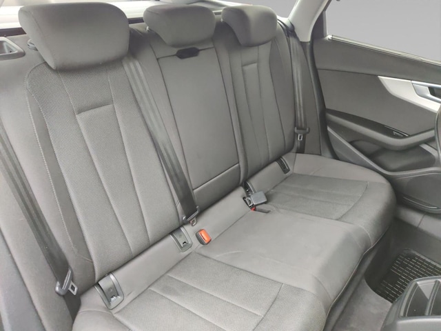 Audi A4 35 TFSI Avant S-Tronic