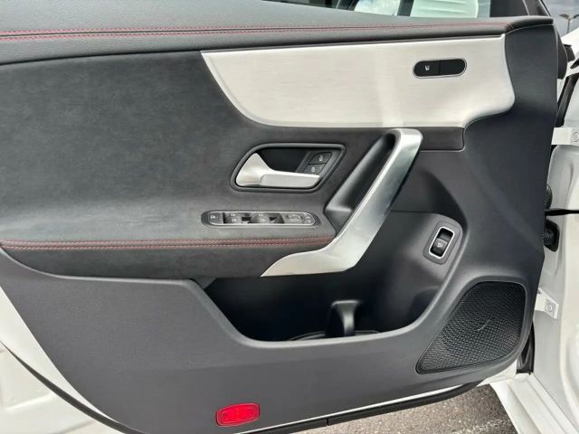 Mercedes-Benz CLA 200 AMG Line