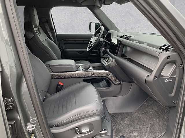 Land Rover Defender 110