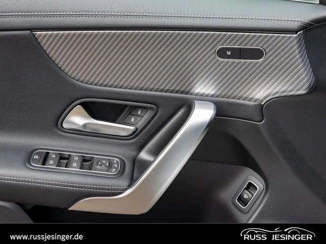 Mercedes-Benz CLA 180 Coupé Progressive