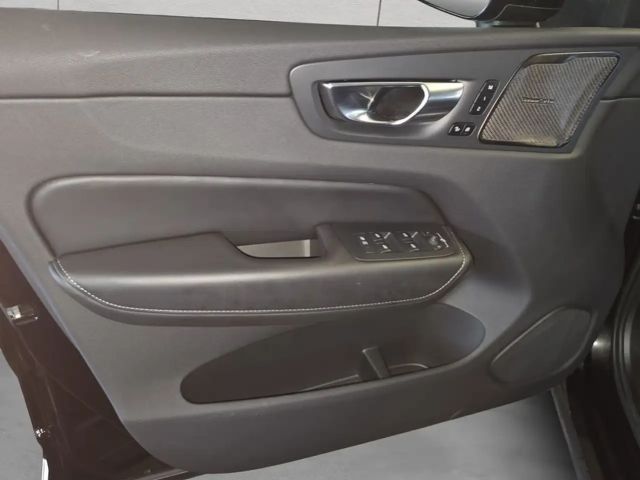 Volvo XC60 AWD Dark Plus