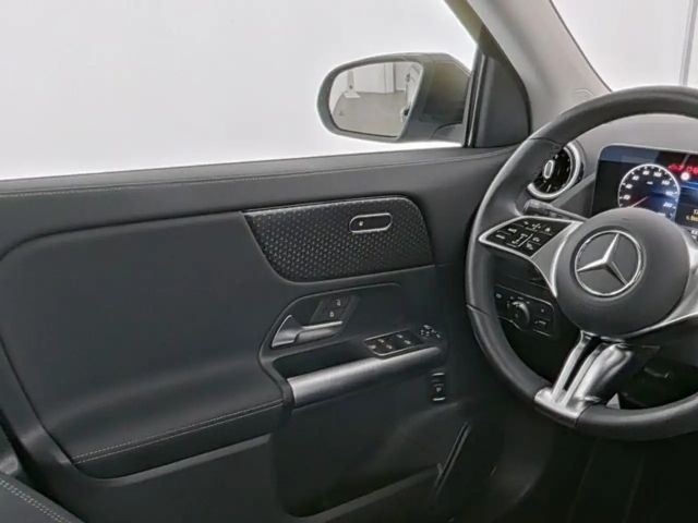 Mercedes-Benz GLA 200 Progressive