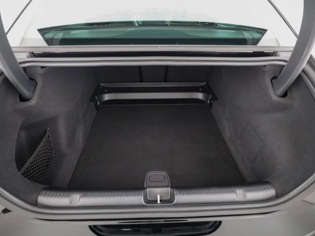 Mercedes-Benz EQE 300 Sedan