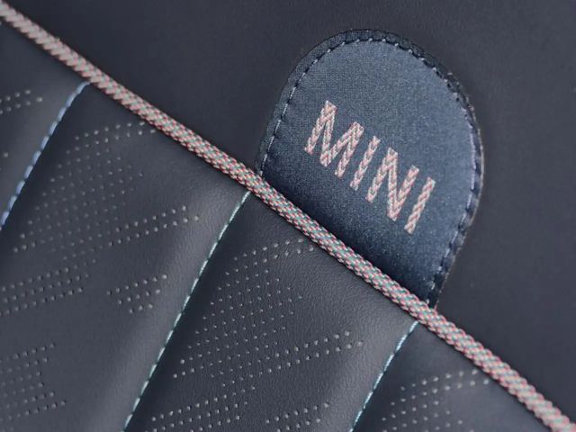 MINI Cooper John Cooper Works