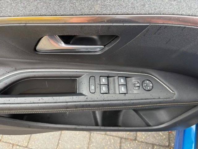 Peugeot 3008 1.2 PureTechRoad Trip Tempomat+LED+SHZ+NAVI