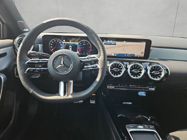 Mercedes-Benz A 180 A 180 d