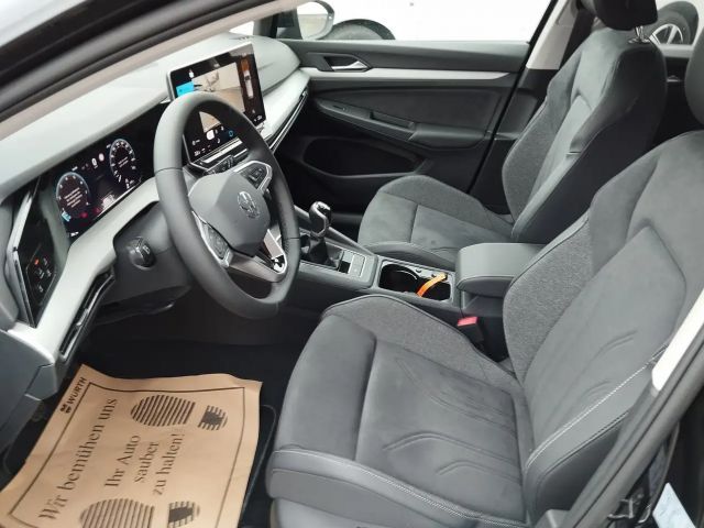 Volkswagen Golf Life Variant