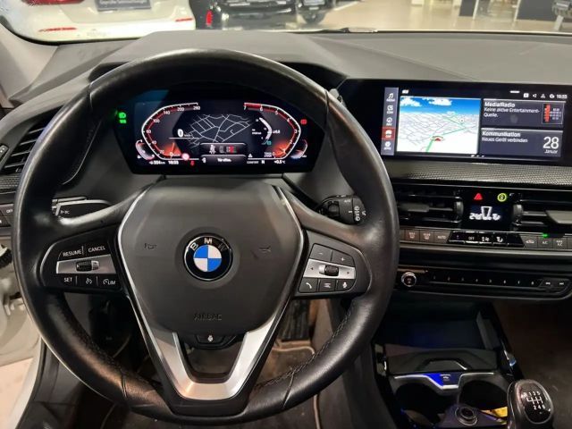 BMW 116 116i Sedan Sport Line