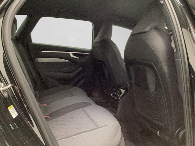 Audi A6 Avant Quattro S-Tronic