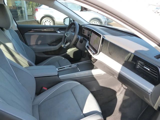Volkswagen Passat 1.5 eTSI Business Variant