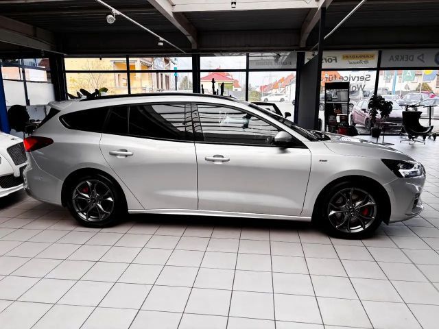 Ford Focus ST Line Wagon