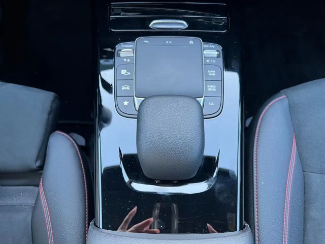 Mercedes-Benz CLA 200 AMG Line Coupé