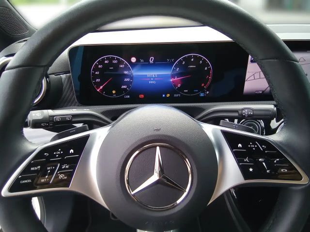 Mercedes-Benz A 180 Hatchback Progressive