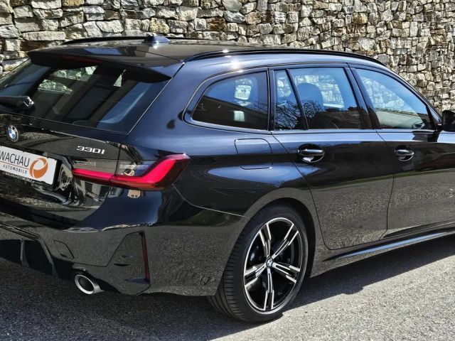 BMW 330 330i Touring xDrive