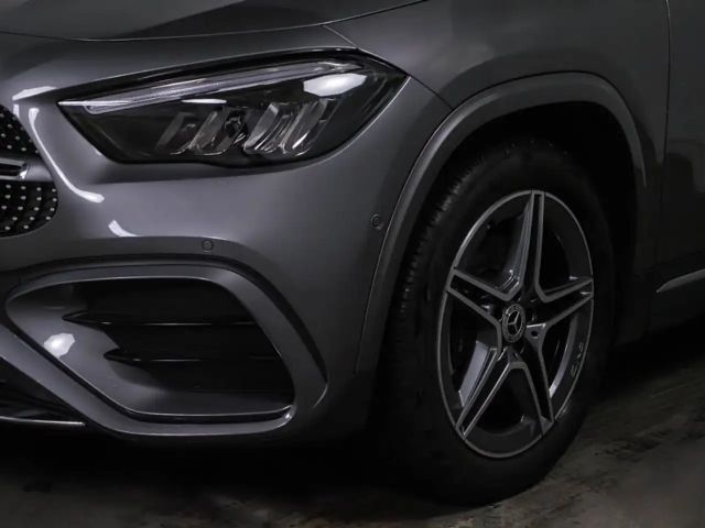 Mercedes-Benz GLA 200 AMG Line Premium