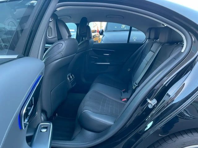 Mercedes-Benz C 200 AMG Line Sedan