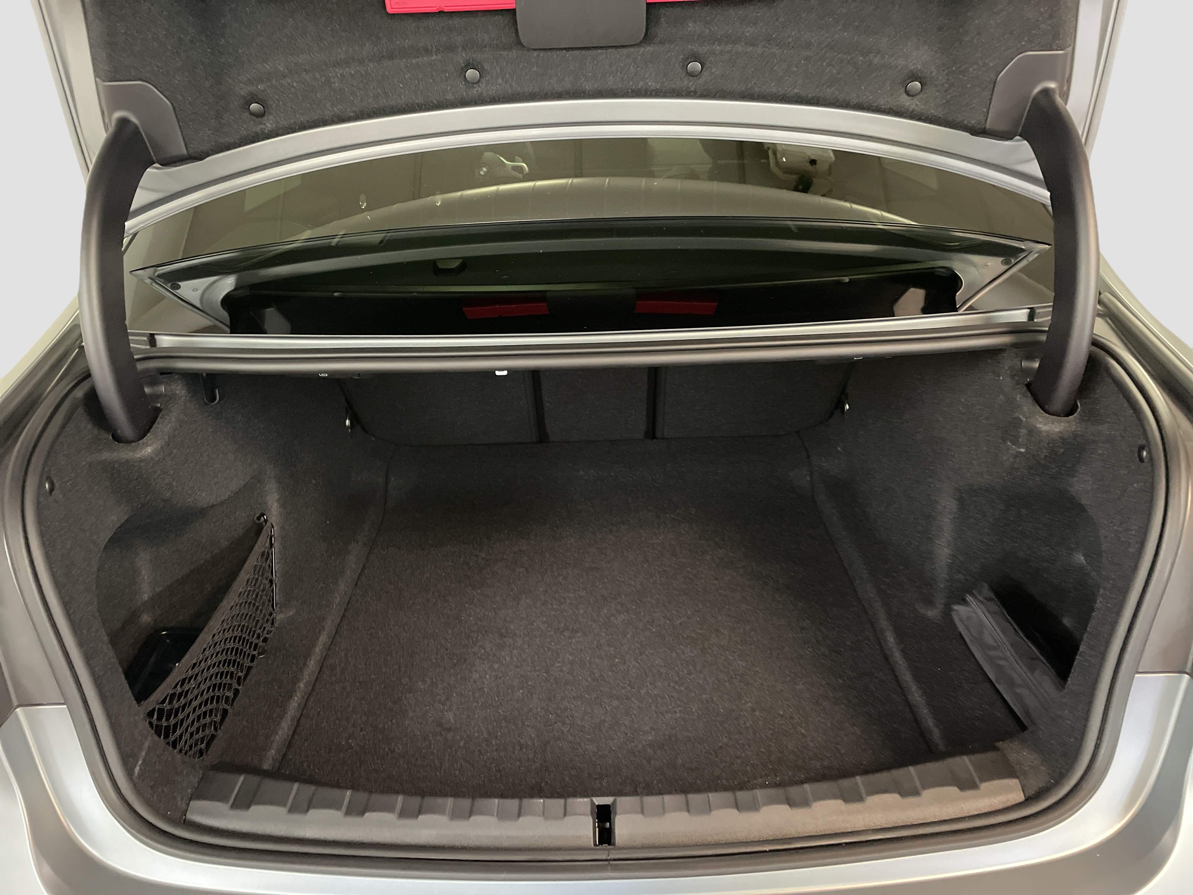 BMW 330 330i Sedan xDrive