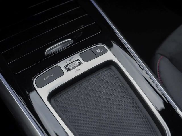 Mercedes-Benz B 180 AMG Line Sedan